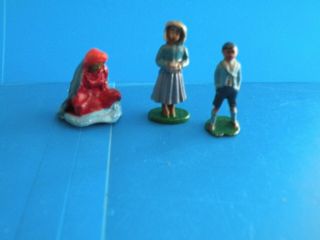 Mother And 2 Children Metal Toy Figures Train Layout Soldier B48