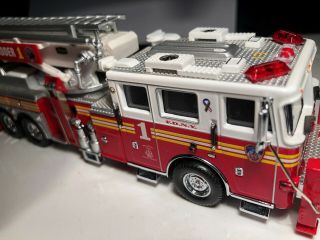 Code 3 Fdny Seagrave Ladder Co 1 1:16 Diecast Truck