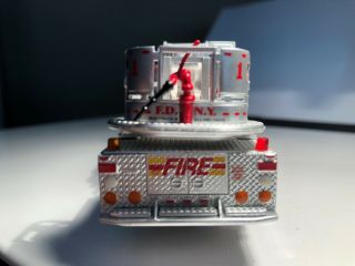 Code 3 FDNY Seagrave ladder co 1 1:16 Diecast Truck 3