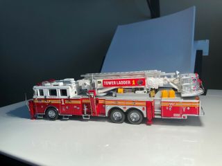 Code 3 FDNY Seagrave ladder co 1 1:16 Diecast Truck 4