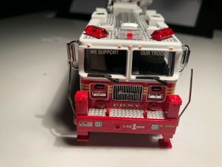 Code 3 FDNY Seagrave ladder co 1 1:16 Diecast Truck 8