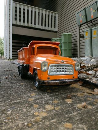 VINTAGE Tru - Scale Toy Pressed Steel International Harvester Dump Truck 2