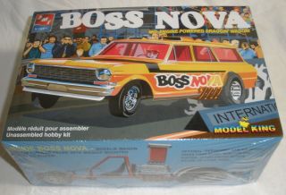 Boss Nova Draggin Wagon Model Kit Amt Factory