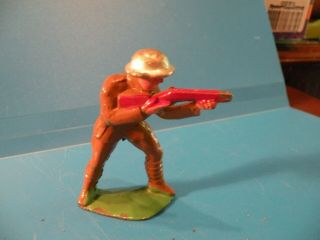 Vintage Barclay Lead Toy Soldier With Rifle Helmet P27