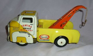 VINTAGE WYANDOTTE TOY YELLOW & WHITE TOWING SERVICE TRUCK - PRESSED STEEL 3