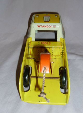 VINTAGE WYANDOTTE TOY YELLOW & WHITE TOWING SERVICE TRUCK - PRESSED STEEL 5