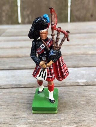 W.  Britain Scots Guard Highland Piper Toy Soldier - - 1990
