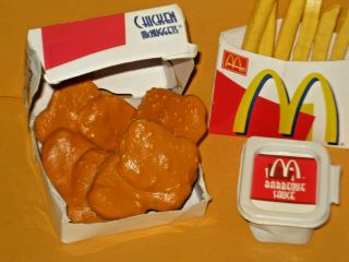 McDonald ' s Play Food Chicken Nuggets,  Fries,  Sundae,  Sauce dip MINI fast food 3
