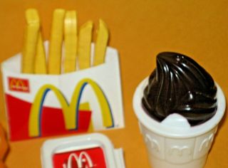 McDonald ' s Play Food Chicken Nuggets,  Fries,  Sundae,  Sauce dip MINI fast food 4