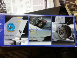 Revell 1/32nd scale F - 14 Tomcat 7