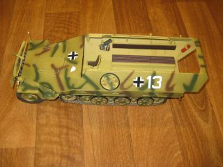 21st Century Toys Hanomag Sdkfz.  251/1 Wwii German Halftrack 1:18 Scale 2004