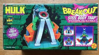 The Incredible Hulk Breakout Steel Body Trap Action Playset 1997 Toy Biz 4