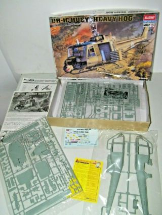Academy Uh - Ic Huey Helicopter Heavy Hog 1/35 Model Kit Parts