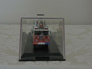 Code 3 FDNY Seagrave Ladder 30,  1:64 scale 3