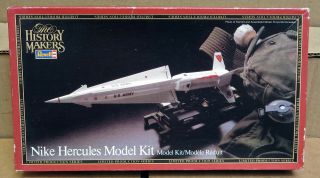Revell " The History Makers " 8613 Nike Hercules Kit 1:40 Scale