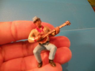 Calvary soldier sitting playing banjo cavarly metal toy figure F5 4