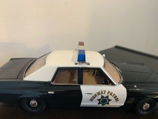 Auto World 1975 Dodge Monaco CHiPs 1/18 Police California Highway Patrol 5