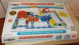 Snap Circuits Jr.  Build Over 100 Projects/experiments - Complete - Over 30 Pa