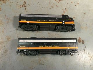 Ho Northern Pacific F3/7 A - B Diesel Locos,  Both Powered,  6019 By Athearn R - T - R