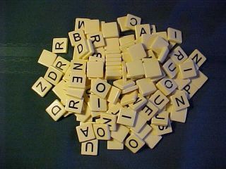 Bananagrams Anagram Word Game 144 Tiles Complete Zippered Bag Rules Euc