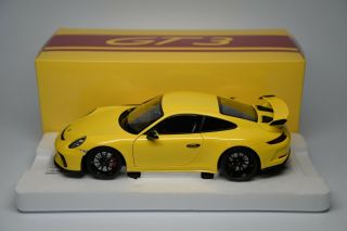 1/18 Minichamps Porsche 911 (991.  2) Gt3 Yellow
