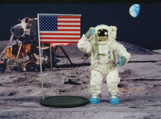 Apollo 11 Lunar Landing Space Astronaut Neil Armstrong 1:18 Figure Model K1176 C 4