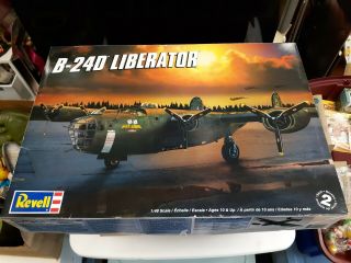 Revell 1/48 Scale,  B - 24d Liberator Model Airplane Kit 85 - 5625 Opened