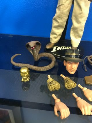 Sideshow Hot Toys Indiana Jones 12” Figure 1:6 Scale Raiders of the Lost Ark 4