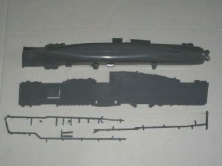 Collectible Revell Model Kit USS Bon Homme Richard,  Angle Deck Carrier made 1974 5