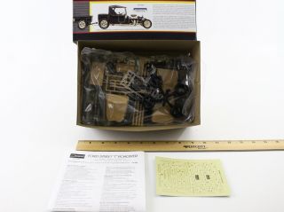 Ford Street T Roadster Monogram 1:24 Model Kit 2741 Open Box Complete 2
