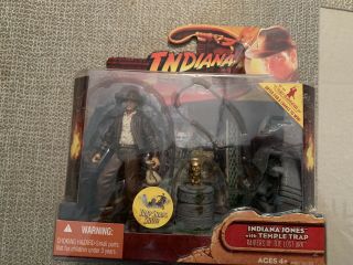 Indiana Jones Action Figure With Temple Trap Raiders Of The Lost Ark Hasbro 2008