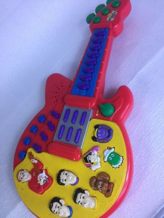 The Wiggles Play Along Musical Guitar Spin Masters 2003