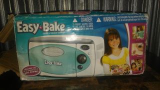 Easy Bake Oven And Snack Center