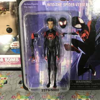 Spider - Man: Into The Spider - Verse Limited Edition Figure Vudu Walmart 2379/5000 2
