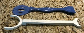 Easy Bake Oven Replacement White Pan Pusher And Blue Spatula