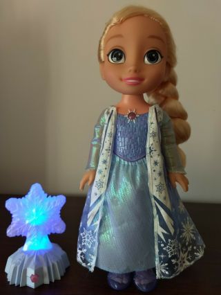 Disney Frozen Northern Lights Interactive Singing Elsa Doll W/ Magical Star
