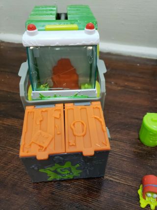 GROSSERY GANG and TRASH PACK Playsets Yucky Mart,  Garbage Truck,  Figures & More 7