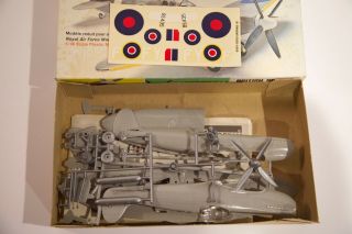 Monogram British Spitfire and Mitsubishi Zero A6M5 Model 1/48 scale 4