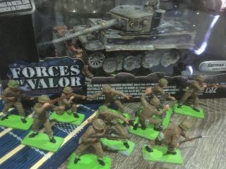 Forces Of Valor 1 32 Tiger 1.  With Ten German And Ten British Deetail