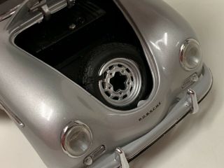 1/18 Kyosho Porsche 356A / 1600 Speedster in Silver 602 3