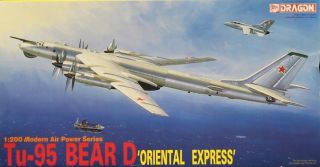 Dragon Dml 1:200 Tu - 95 Bear D Oriental Express Plastic Aircraft Model Kit 2005u