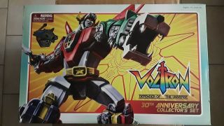 Toynami 30th Anniversary Voltron Diecast Collectors 11 " Figure With Stand.