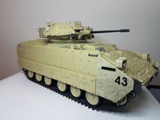 1/18 1:18 Scale 2007 Unimax M3a2 Bradley Fighting Vehicle