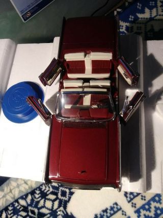 Franklin Diecast 1:24 1961 Lincoln Continental,  Limited Edition Maroon