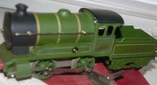 HORNBY O GAUGE TYPE 501 LOCO AND TENDER IN LNER GREEN LIVERY BOXED 2