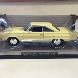 1967 Dodge Coronet Rt 1/18 Scale Diecast Model By Highway 61