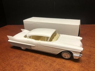 1/25 Jo - Han Promo 1958 Cadillac Fleetwood White Em3182