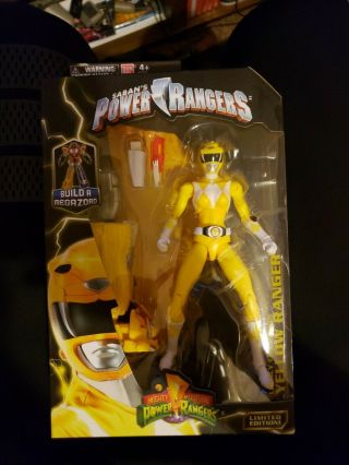 Mighty Morphin Power Rangers Legacy Yellow Ranger Action Figure With Daggers