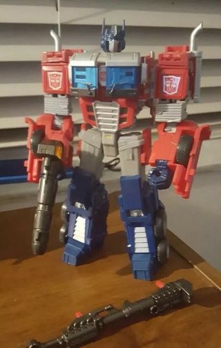 Transformers Combiner Wars Optimus Prime With Belzeboss Spirtual Leader Upgrade