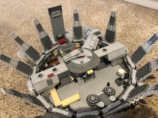LEGO Star Wars Millennium Falcon (7965) 100 Complete 3
